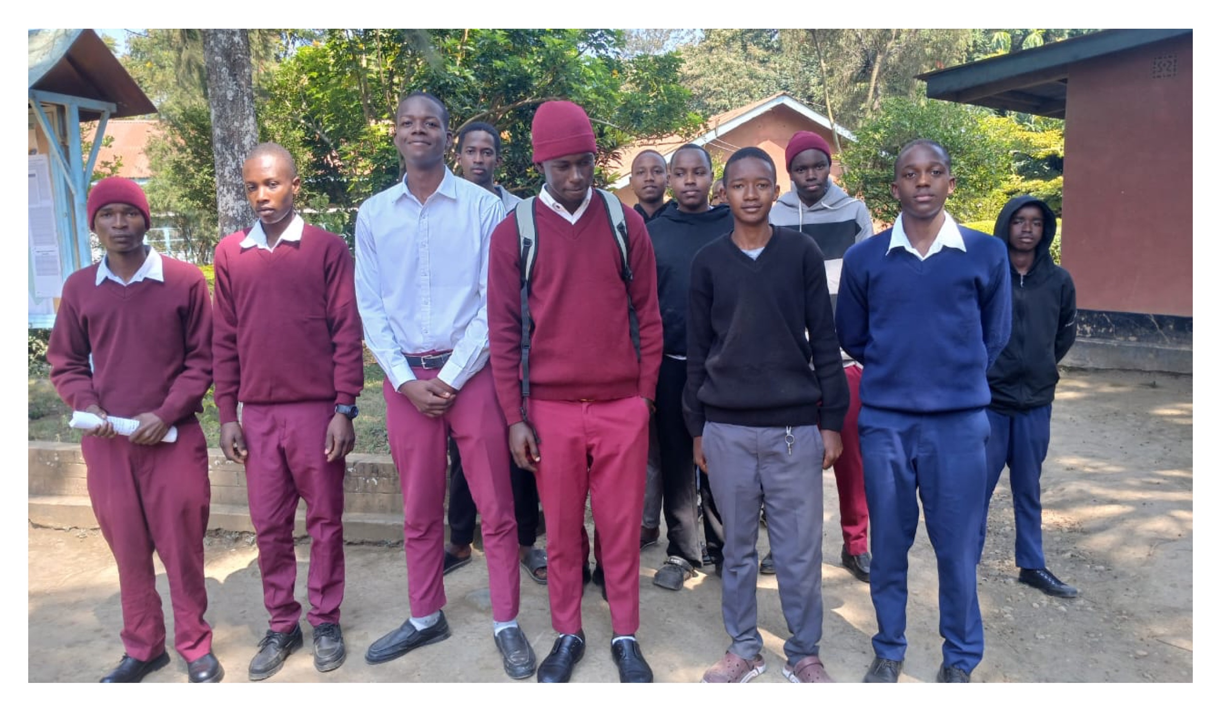 Gift with his new classmates at Enaboishu